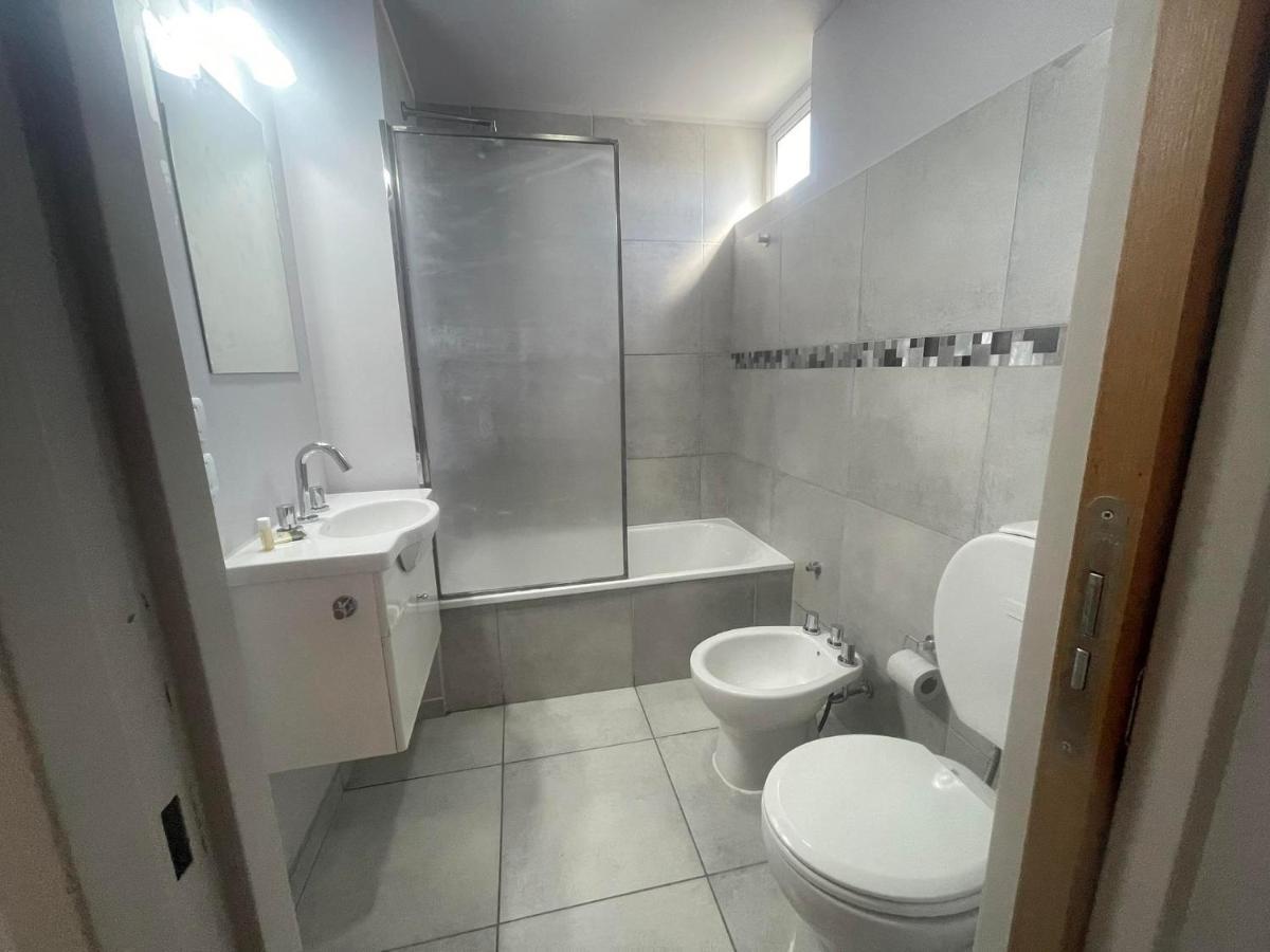 Departamento Por Dia Para 4 Personas Con Cochera Cubierta En Bahía Blanca Kültér fotó