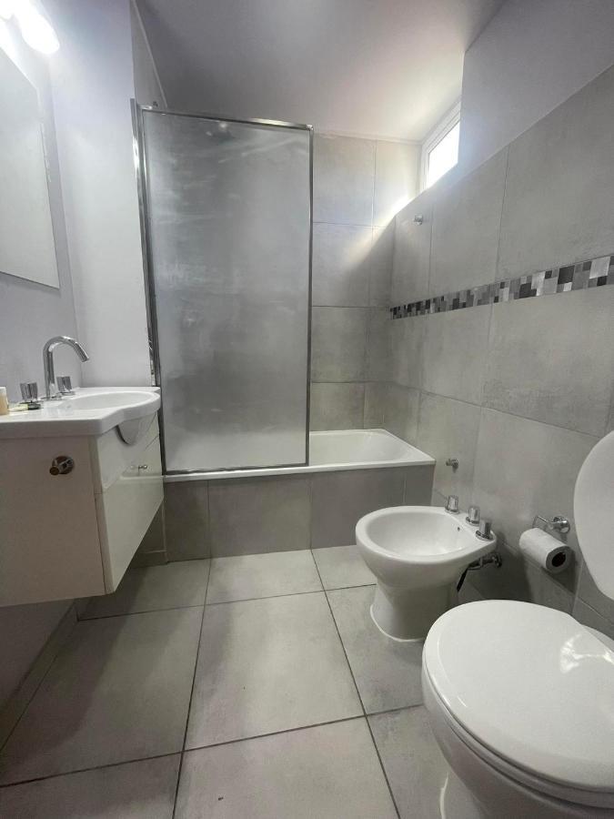 Departamento Por Dia Para 4 Personas Con Cochera Cubierta En Bahía Blanca Kültér fotó