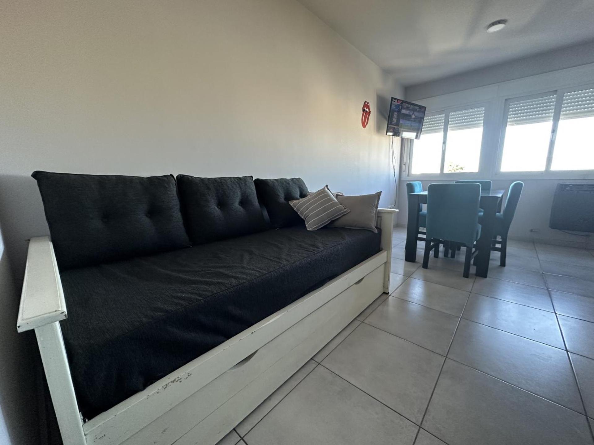 Departamento Por Dia Para 4 Personas Con Cochera Cubierta En Bahía Blanca Kültér fotó